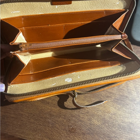 Vintage Dooney & Bourke Crossbody Bag- FAIR- Tan and Brown Leather - Picture 5 of 5